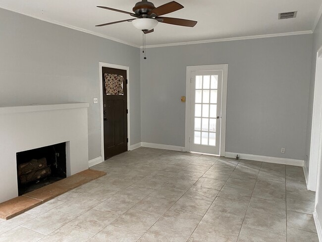 Building Photo - 341 Palmero St