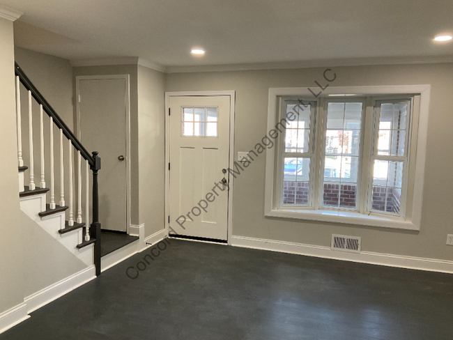 Building Photo - 7844 Lockwood Rd