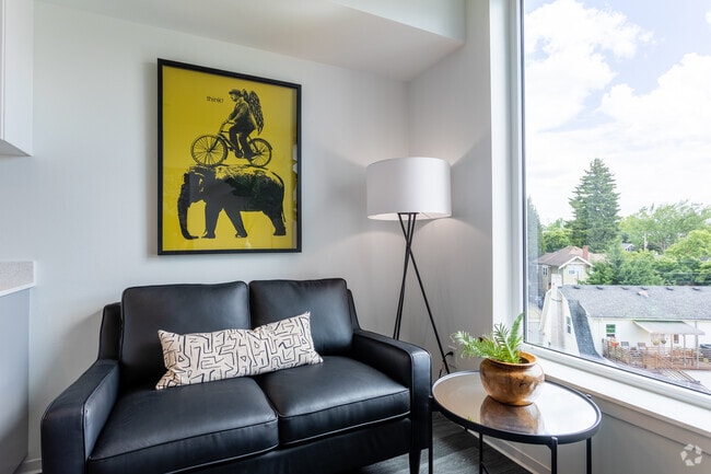 Interior Photo - Koz on Sandy