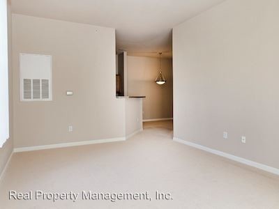 Building Photo - 700 Walker Sq