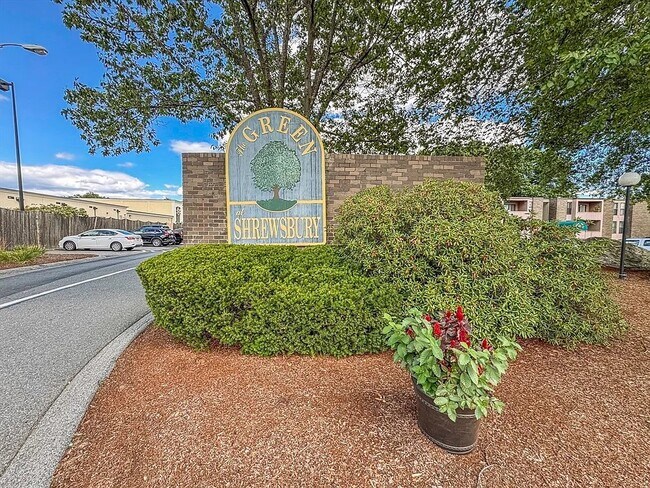 Foto del edificio - 14 Shrewsbury Green Dr