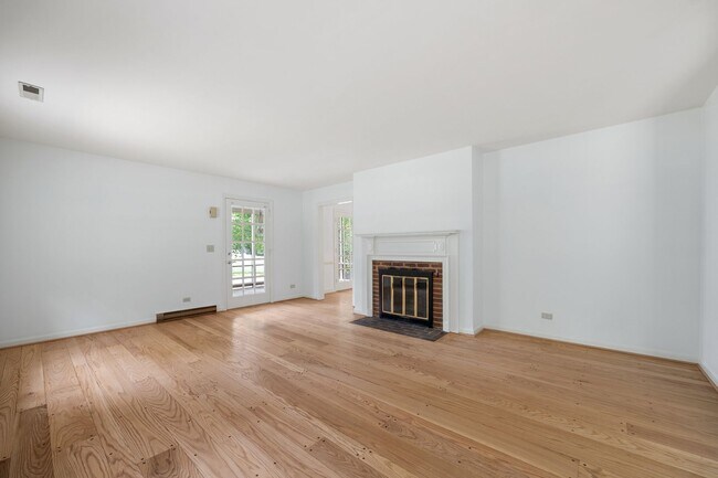 Foto del edificio - 2579 Garth Rd