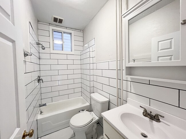 Building Photo - 207 Trenton St