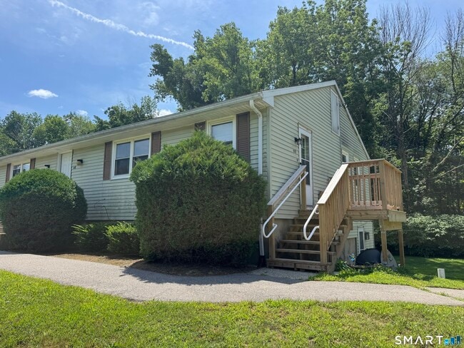 Building Photo - 8 White Oak Rd
