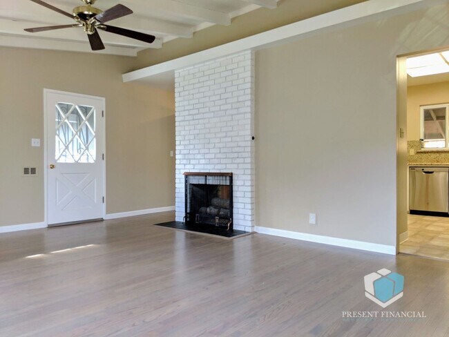 Foto del edificio - 3 br, 2 bath House - 2333 Darwin Street