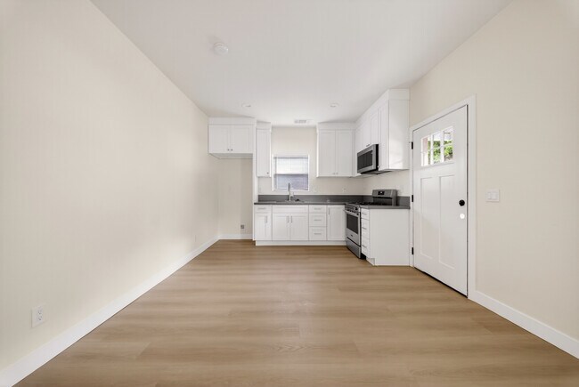 Foto del edificio - 3200 Weldon Ave