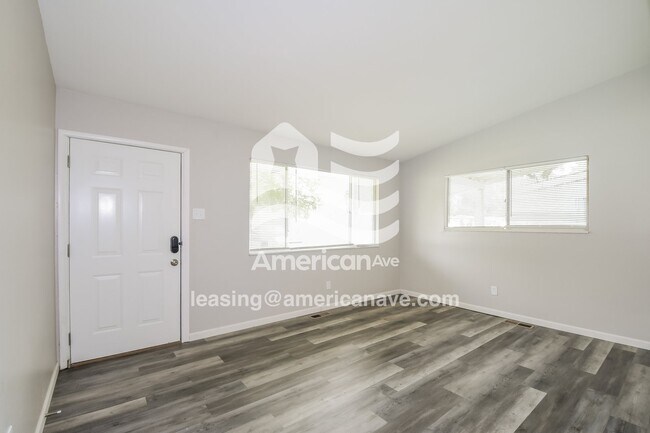 Foto del edificio - 1745 Kay Dr