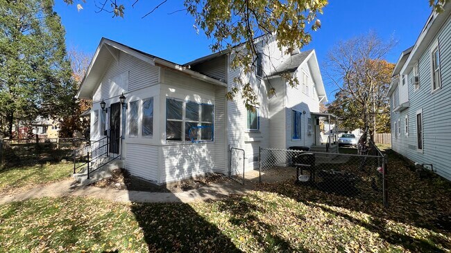 Foto del edificio - 1132 Portage Ave