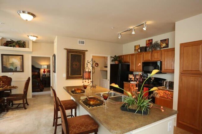 Building Photo - 2 bedroom in Houston TX 77089