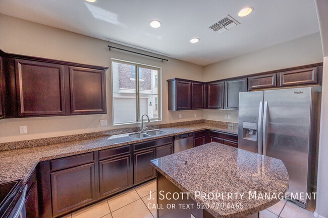Building Photo - 17737 W Mandalay Ln