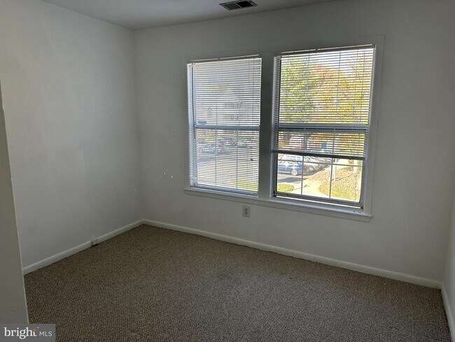 Foto del edificio - 102 Sequoia Ct