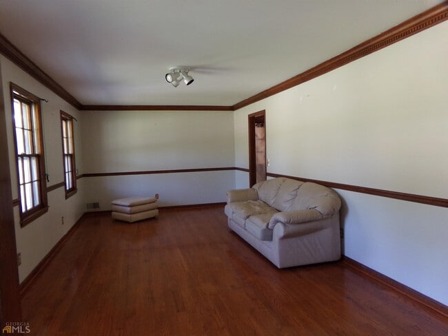 Building Photo - 4573 Bouldercrest Rd