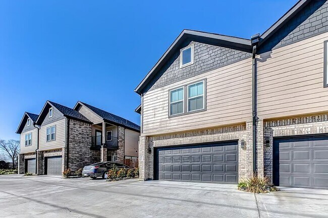 Foto del edificio - 4677 Bellfort Ave