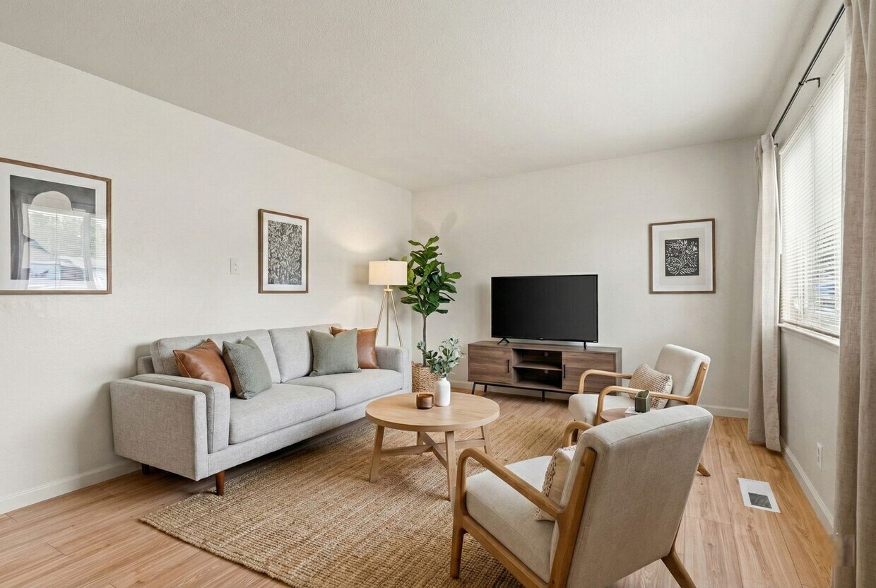 Large 3BD Townhome Style Apartment w/ Brand New Flooring in Hayward - Large 3BD Townhome Style Apartment w/ Brand New Flooring in Hayward