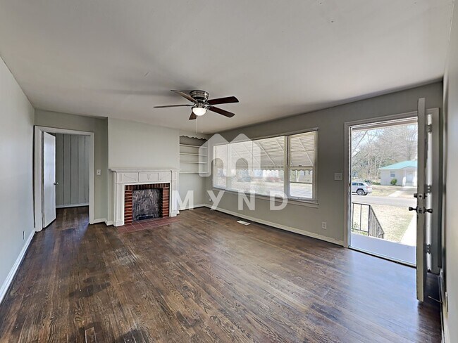 Building Photo - 924 Parkway Dr