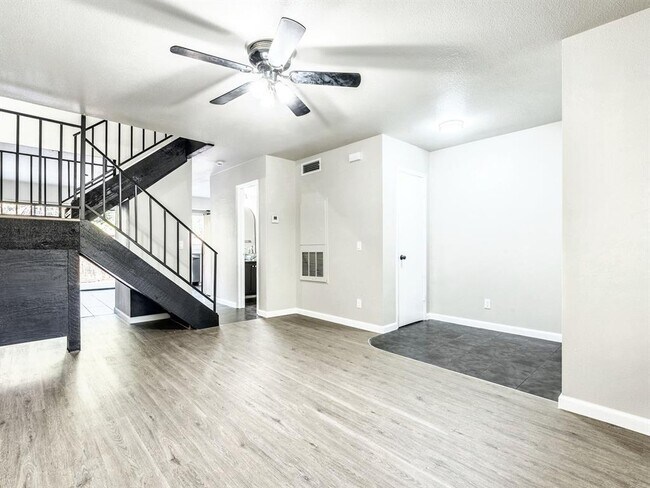 Foto del edificio - 5055 Fort Clark Dr