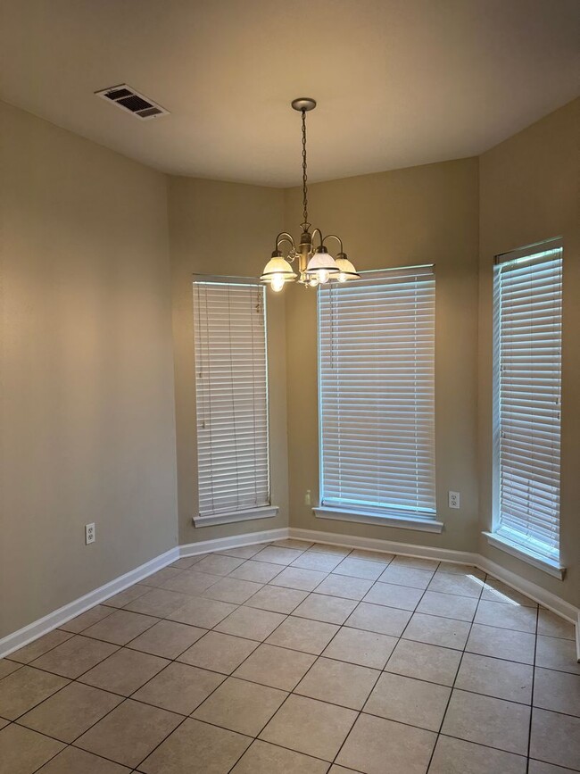 Building Photo - Beautiful Rental in Walker, LA