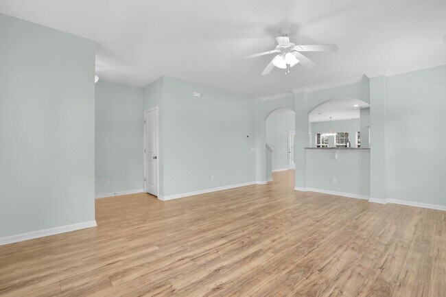 Foto del edificio - 5-Bedroom Buckhead East Home with Modern Kitchen & Large Fenced Yard