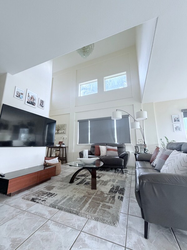 Building Photo - 94-717-717 Lumiaina St