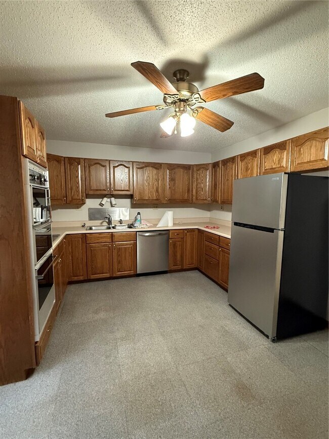 Foto del edificio - 8653 Reichl Dr