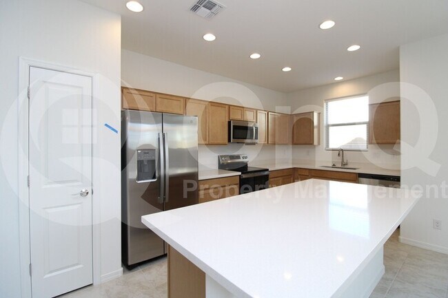 Building Photo - 14452 W Sand Hills Rd