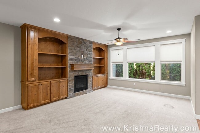 Building Photo - 4 Bedroom 3 Bath Upscale Luxury Fishers La...