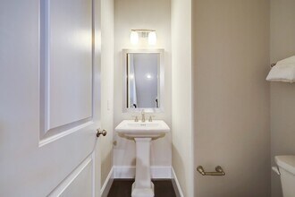 Building Photo - 5453 Larkin St