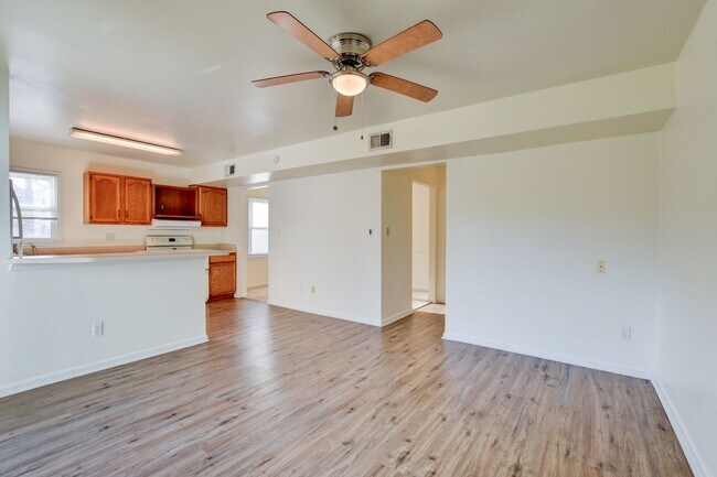 Foto del edificio - 2259 Sedgewick Dr