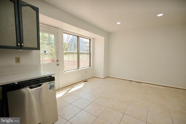 Foto del edificio - 46760 Hobblebush Terrace