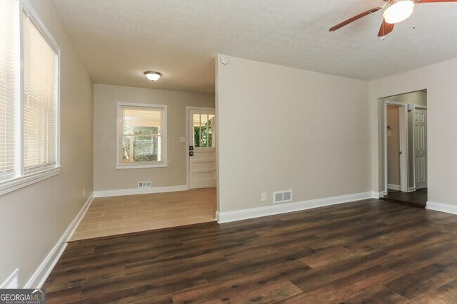 Building Photo - 3230 Bluebird Ln