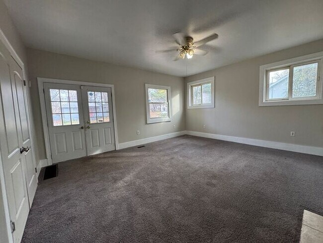 Foto del edificio - 2 Bedroom Must See!