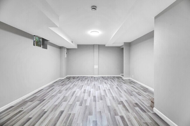 Foto del edificio - 41 Tuckerman St NW