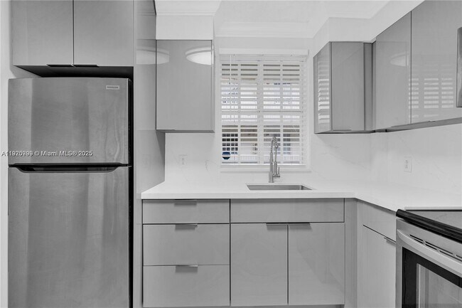 Foto del edificio - 6135 NW 186th St