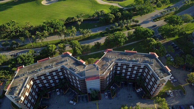 Foto del edificio - 3301 N Country Club Dr