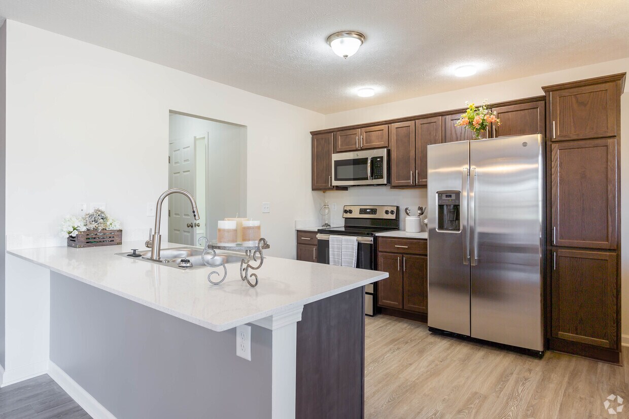 Brittany Woods Townhomes Apartments in ster, NY