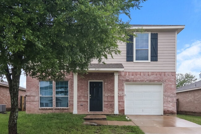Building Photo - 9727 Checota Dr
