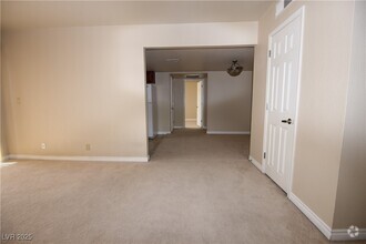 Building Photo - 5116 River Glen Dr