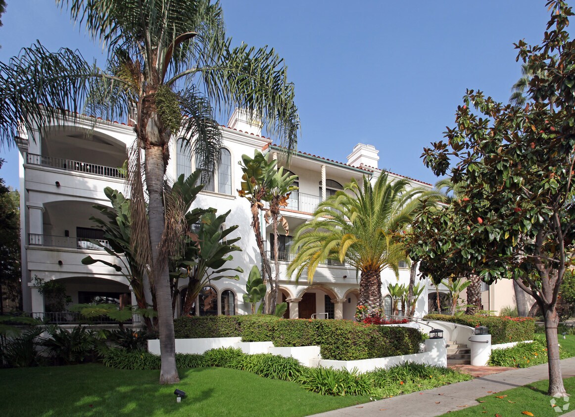 Foto principal - 527 San Vicente Blvd