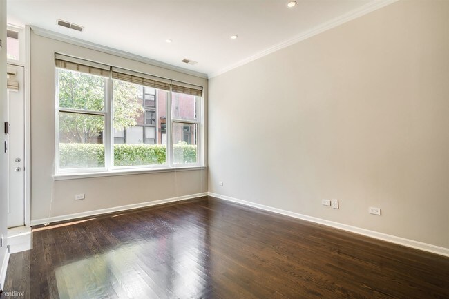 Building Photo - 944 N Crosby St