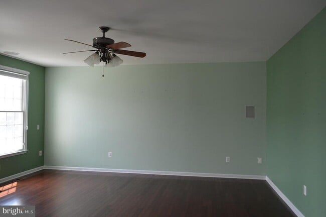 Building Photo - 43308 Barnstead Dr