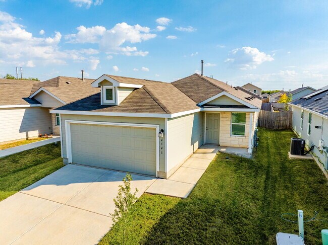 Photo - 4546 Glades Wy Apartment