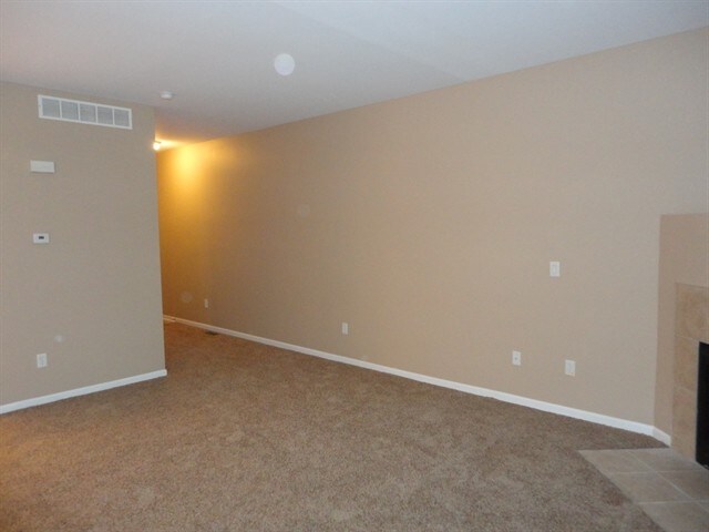 Building Photo - 16441 Willow Walk Drive