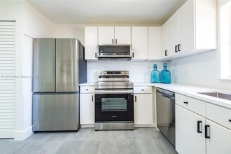 Building Photo - 604 Laconia Cir
