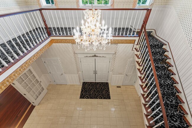 Foto del edificio - "Experience Luxury Living: Expansive 4-Bedroom Retreat Estate with Scenic Views and Elegant Finis...