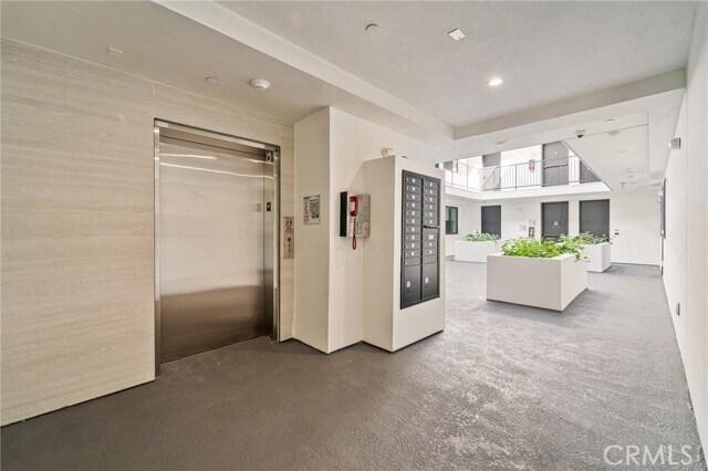 Building Photo - 7510 Sepulveda Blvd