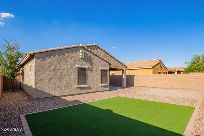 Building Photo - 2669 E Bellerive Dr