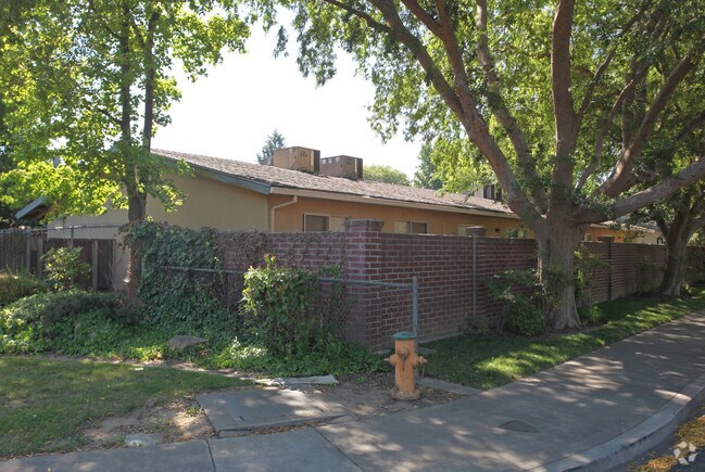 820 N Lower Sacramento Rd Lodi Ca 95242 Apartments Building Photo 820 N Lower Sacramento Rd