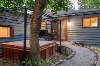 Building Photo - 430 S Meridian Rd