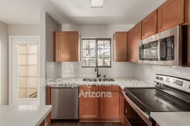 Building Photo - 455 S Mesa Dr