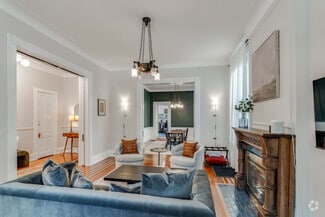 Building Photo - 351 Thrall St